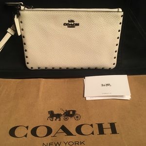 Coach rivet prairie chalk leather wallet wristlet